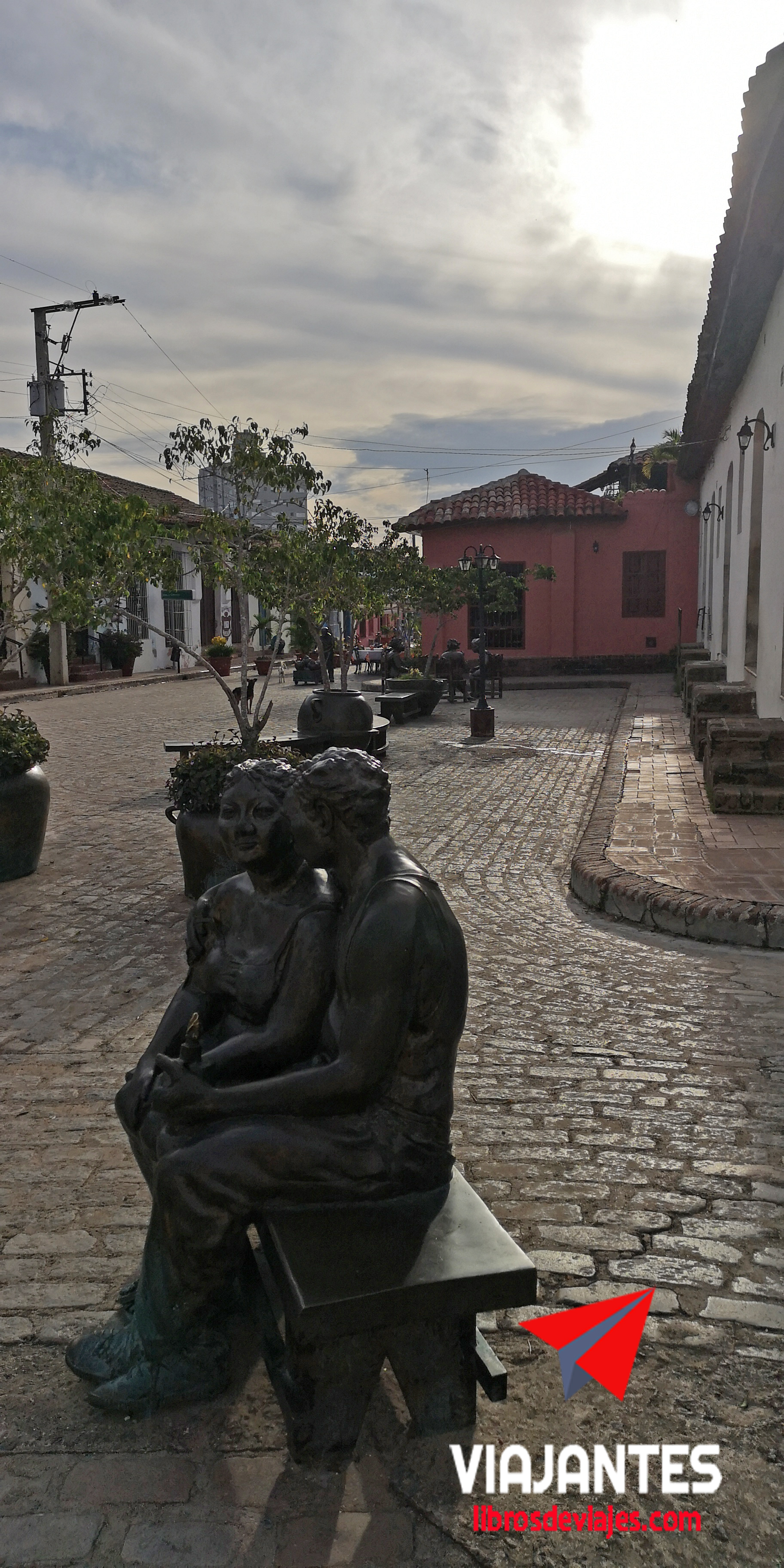Camagüey pareja de enamorados Plaza del Carmen